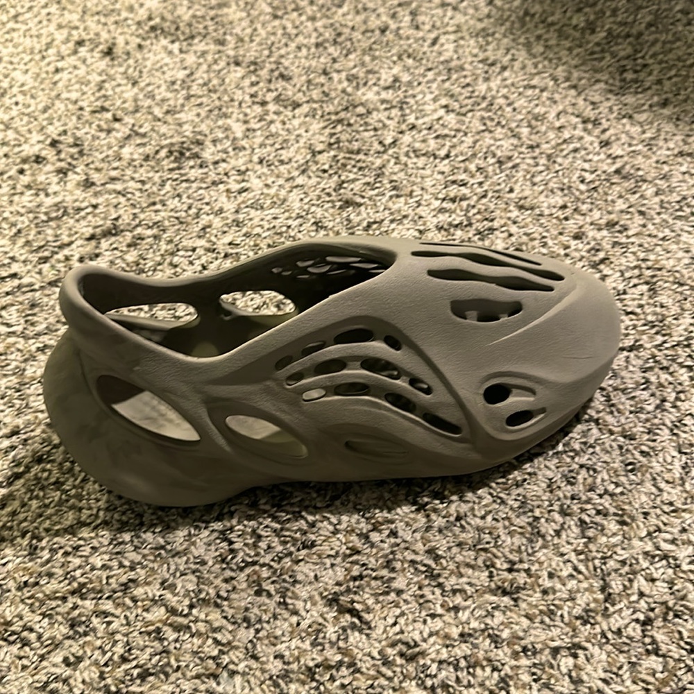 Excellent used Adidas yezzy for sale